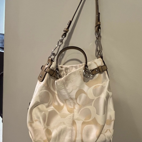 COACH Carly Hobo Bag Authentic A1193-F16620 - Picture 11 of 12